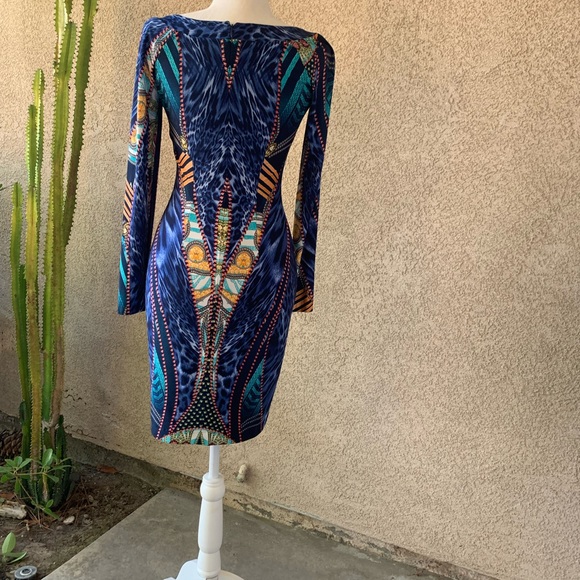 Cache amazing colours and fabric Design. Gorgeous! - Picture 4 of 6